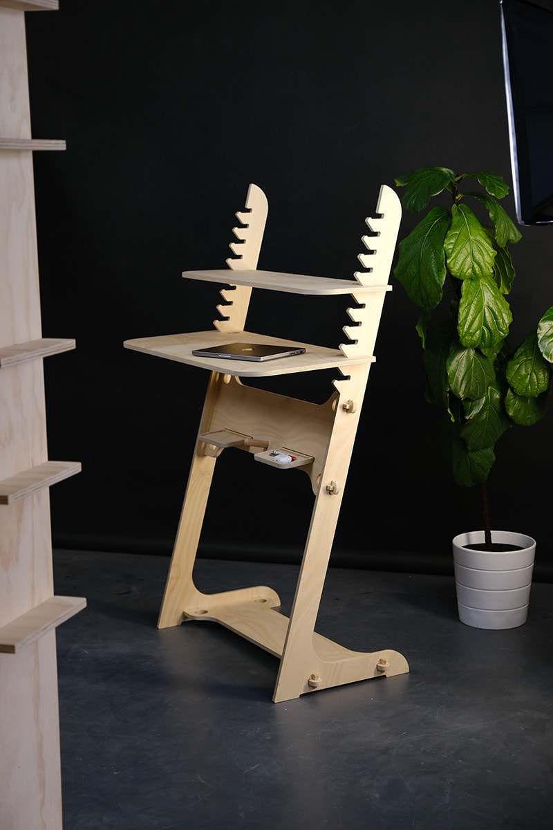 Standing desk