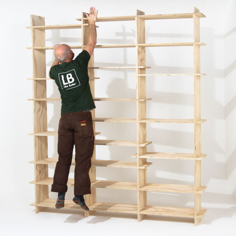 Ralf assembling The Shelves